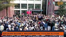 Bursa'da Mustafa Bozbey'in mazbata töreninde ilginç anlar