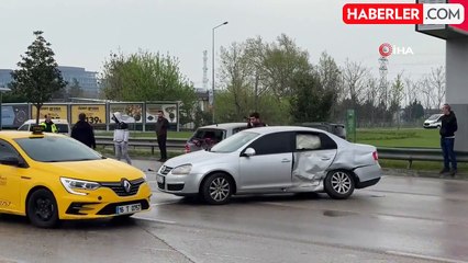 Yakıt deposu delinen tır, şehri birbirine kattı: 10 kaza TIR'ın gezdiği 20 kilometrelik yolda temizleme çalışmaları yapıldı