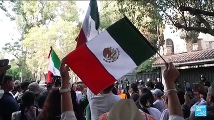 Mexicans rally in support of government's move to cut ties with Ecuador