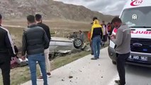 Sivas'ta devrilen hafif ticari araçtaki 5 kişi yaralandı