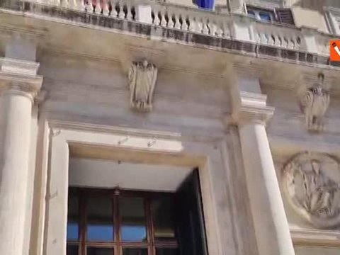 Montecitorio a porte aperte , ecco la fila dei visitatori per visitare la Camera dei Deputati