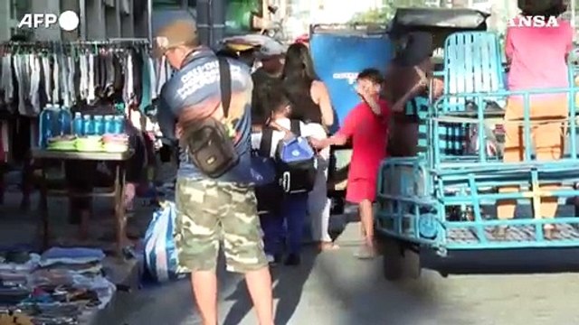 Ondata di caldo record nelle Filippine, picchi di 42-43 gradi: migliaia di scuole chiuse