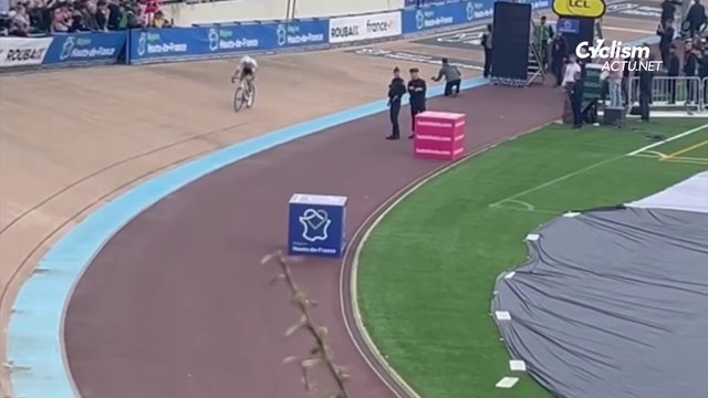 Cyclisme - Paris-Roubaix 2024 - Mathieu van der Poel, le Roi de l'Enfer du Nord, le doublé !