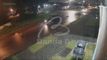 Câmera flagra acidente e fuga de motorista no Boqueirão