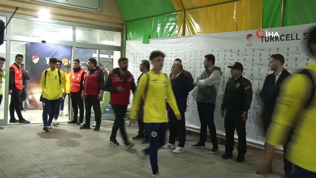 Fenerbahçe kafilesi Süper Kupa sonrası stattan ayrıldı