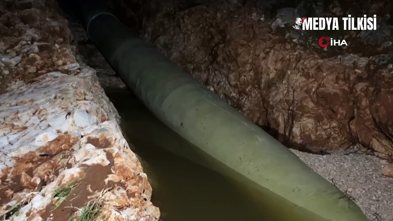 Bodrum'da Ana İsale Hattı Patladı, Tazyikli Su Metrelerce Havaya Yükseldi