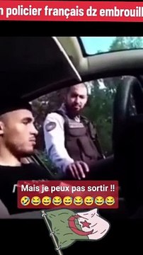 jeune avec un policier français dz عند وصول المهاجرين إلى الجزائر ميناء الجزائر مرسيليا لا جولييت وهران سكيكدة عنابة بجاية قارب الجزائر العبارات كورسيكا لينيا نقل الأمتعة فان الجمارك الشرطة الدرك port d'alge