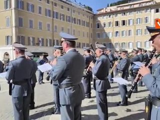 Guardia di Finanza in concerto con Morricone davanti a Montecitorio 🎶