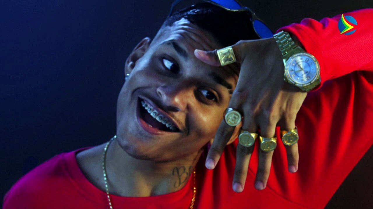 Em 'BBB' de influenciadores, participantes queimam pé em prova de resistência com balde de gelo e sal grosso