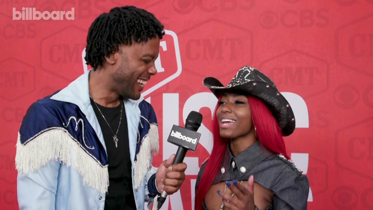 Reyna Roberts Reacts To 'Cowboy Carter' Reaching No. 1 on The Billboard 200 & Talks Reuniting With "BLACKBIIRD" Collaborators On Stage | CMT Awards 2024