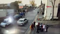 Kadıköy'de Galatasaraylı baba ve kıza saldırI