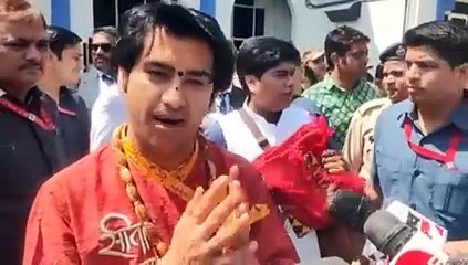 राजस्थान के इस शहर में पहुंचे बागेश्वर धाम के धीरेंद्र कृष्ण शास्त्री, धर्म और राजनीति पर कही ऐसी बात, देखें VIDEO