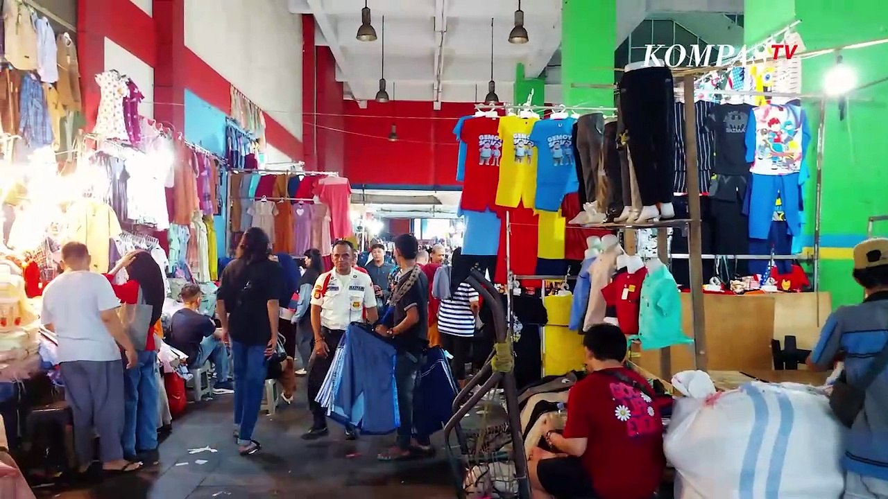 Tengok Suasana Keramaian Pasar Tanah Abang Jelang Lebaran 2024