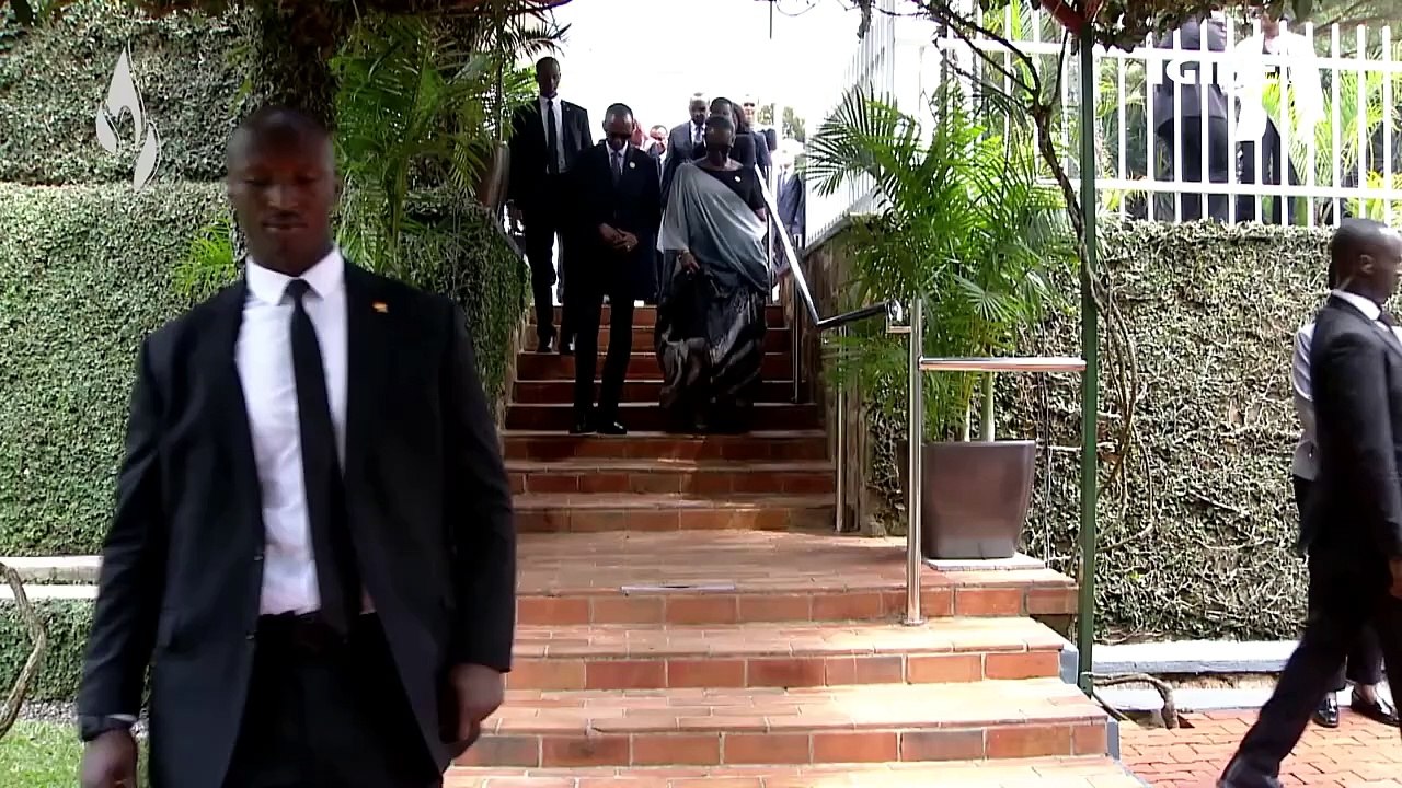 President Kagame and First Lady Jeannette Kagame lit the Flame of Remembrance to begin #Kwibuka30
