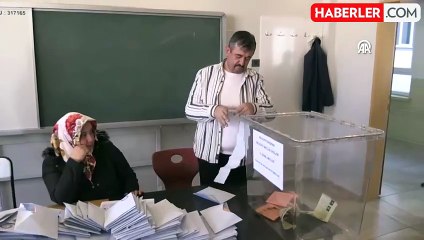 Erzincan Refahiye'de CHP İl Genel Meclis Üyesi çıkarttı