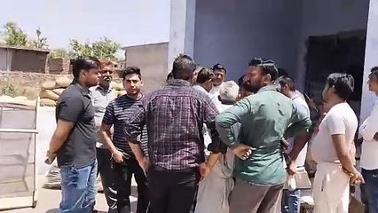 Manager and Deputy Manager reached agricultural produce market for not purchasing crops at support price, took information in the matter...watch video