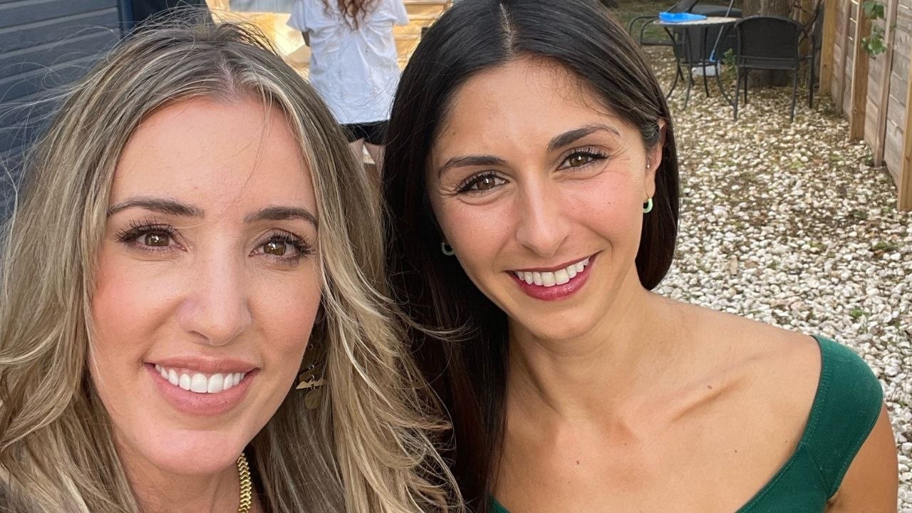 Real estate experts advise "houses before spouses" – buy with friends to step onto the property ladder