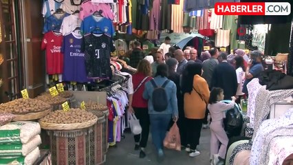 Vatandaşlar Tarihi Kemeraltı Çarşısı'na akın etti