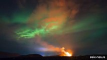 Le spettacolari immagini dell'aurora boreale durante l'eruzione in Islanda