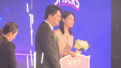 김연경, 6번째 MVP...레오도 4번째 수상 / YTN