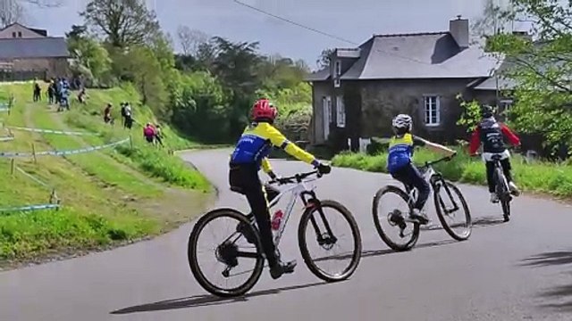 Départ coupe de Bretagne VTT à Saint Germain sur Ille Les féminines