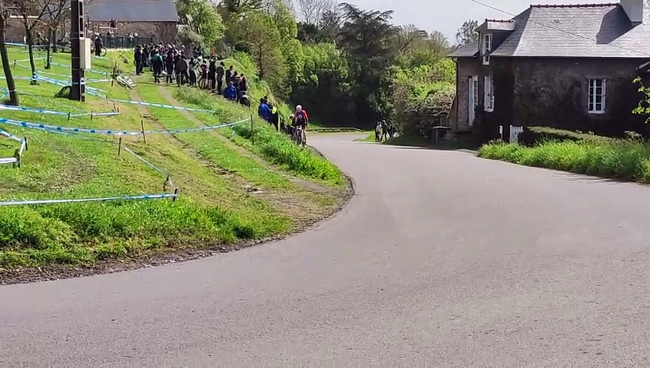 Départ coupe de Bretagne VTT à Saint Germain sur Ille  Les masters.