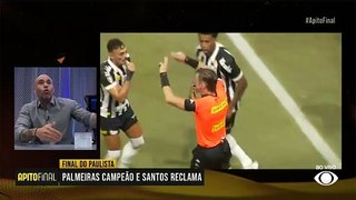 Edinho, filho do Rei Pelé, não concordou com a penalidade marcada