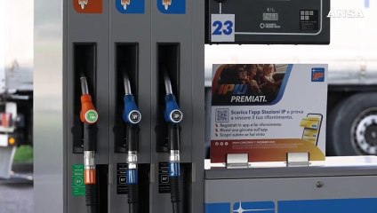 Benzina ai massimi da sei mesi, al self sopra 1,9 euro