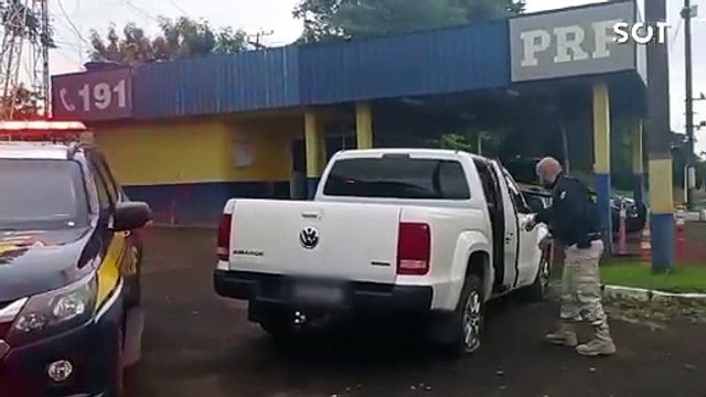 PRF apreende 441 quilos de maconha após duas tentativas de fuga na BR-277 em Céu Azul