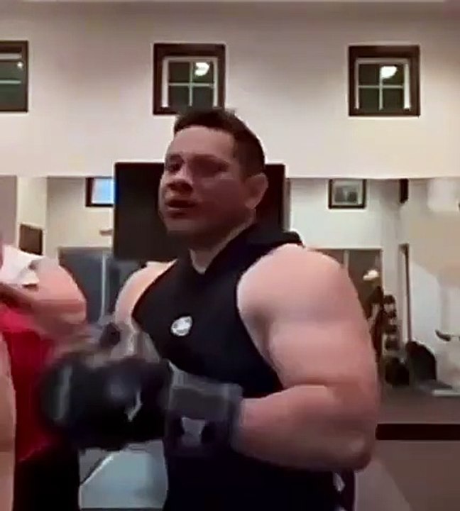 #Effrayant Rien de plus facile que d’effrayer un spectateur. On peut littéralement l’affoler, car la plupart des gens ont dans quelque partie de leur être une peur toute prête à éclore.