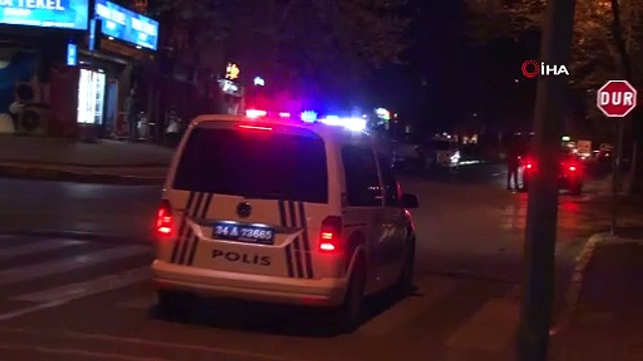 Boşanma aşamasındaki eşini sokak ortasında defalarca bıçakladı