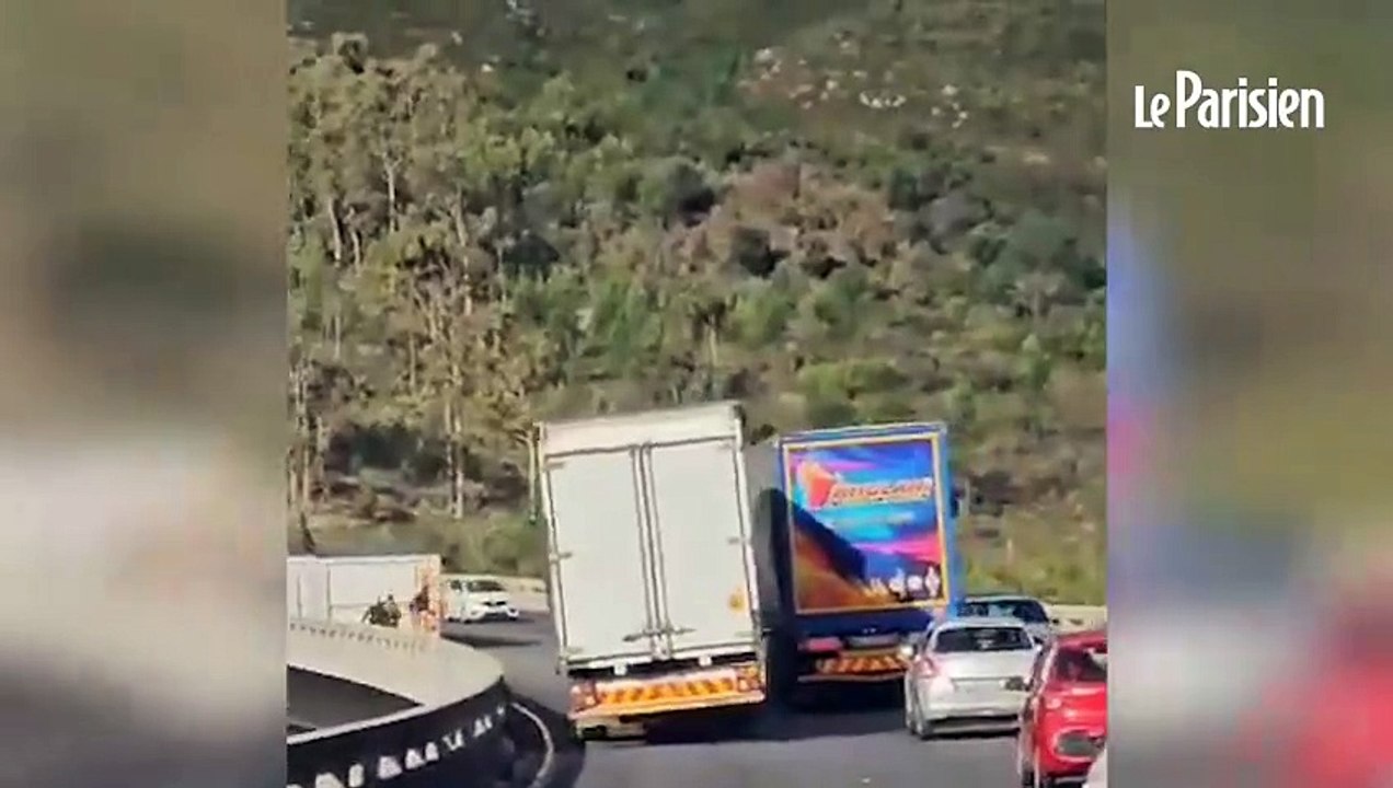 Afrique du Sud : une tempête propulse des voitures dans le vide