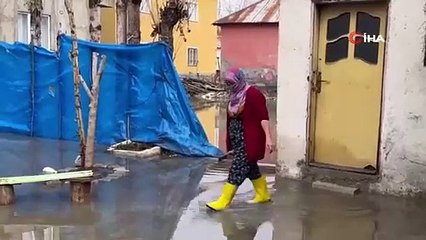 Meteoroloji uyarmıştı: Yağmur bir şehrimizi yuttu, evler sular altında