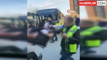Maltepe'de İETT şoförünün yolcuya demir sopayla saldırdığı anlar kamerada