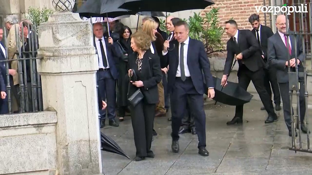 Los Reyes coinciden con Don Juan Carlos y Doña Sofía en el funeral de Fernando Gómez-Acebo