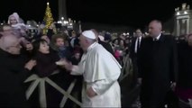 Bergoglio e lo schiaffo ristorante crea i paccheri del Papa