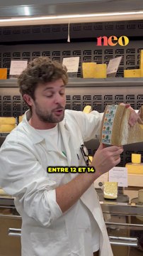 Quand des musiciens improvisent une reprise d’un classique de la chanson française : “Mon amant de Saint-Jean”, à la terrasse de La Bonne Franquette - Paris, à Montmartre. : @france_art_tour_paris_guide