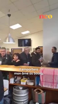 Quand les rugbymans de Olympique Ossalois Laruns & Entente Vallée d'Ossau reprennent “Amor d’Aussau”, un chant traditionnel béarnais, après un match. : Christelle Paulou / Casa Paulou Gîte de Groupe