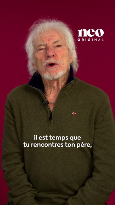 « En devenant un petit garçon respectable et admiré par les autres, je suis devenu l’homme que vous connaissez. » Pour neo, Hugues Aufray Officiel a accepté de se livrer sur son enfance. 