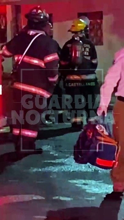 #Preliminar Al interior de una fábrica de manteca localizada en la zona industrial de Guadalajara, bomberos de Guadalajara lograron sofocar un incendio #GuardiaNocturna