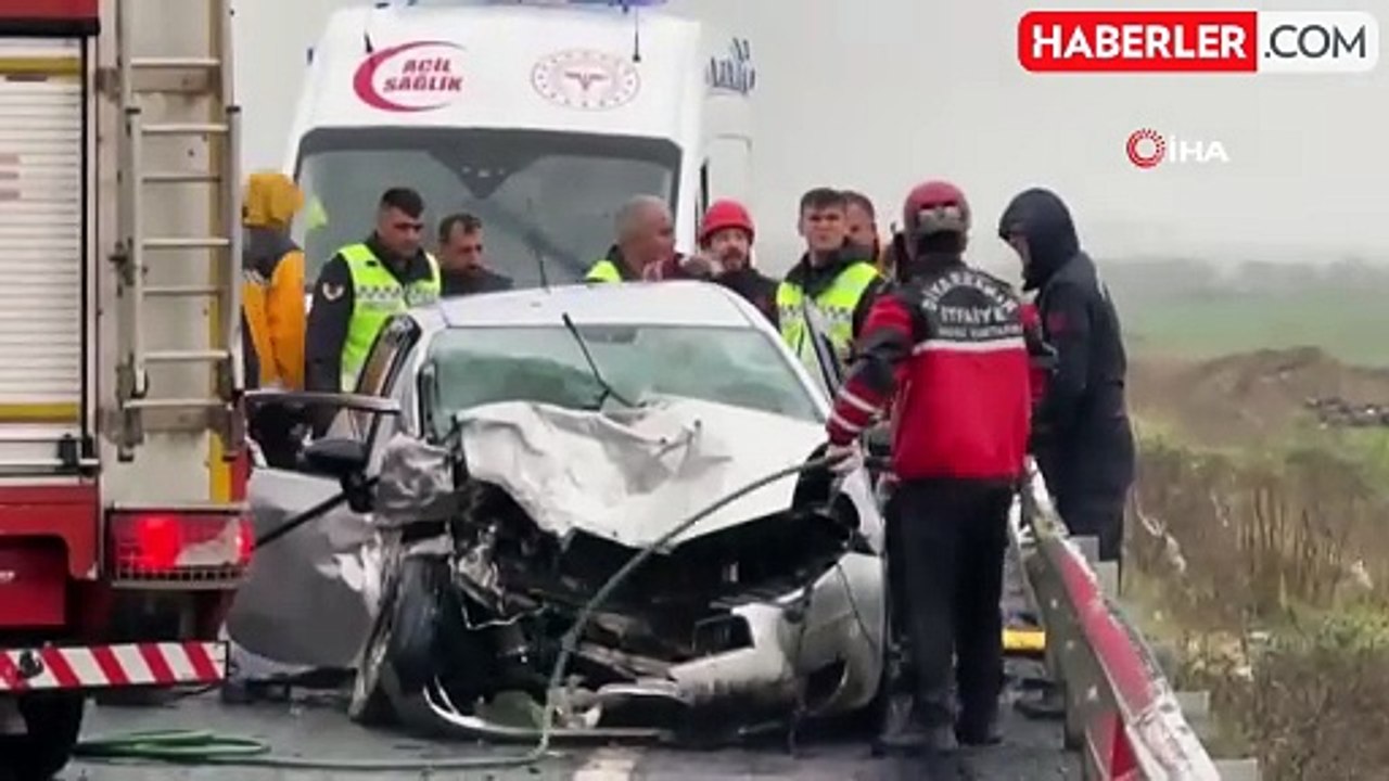 Diyarbakır-Elazığ yolunda otomobil ile minibüs çarpıştı: 3 ölü, 2 ağır yaralı