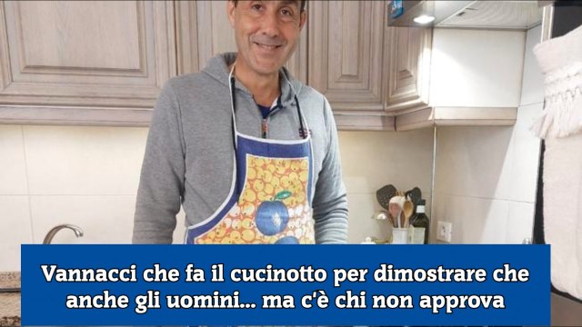 Vannacci che fa il cucinotto per dimostrare che anche gli uomini... ma c'è chi non approva