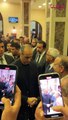 تزاحم وتدافع المارة والصحفيين في حضور جمال مبارك عزاء أحمد فتحي سرور