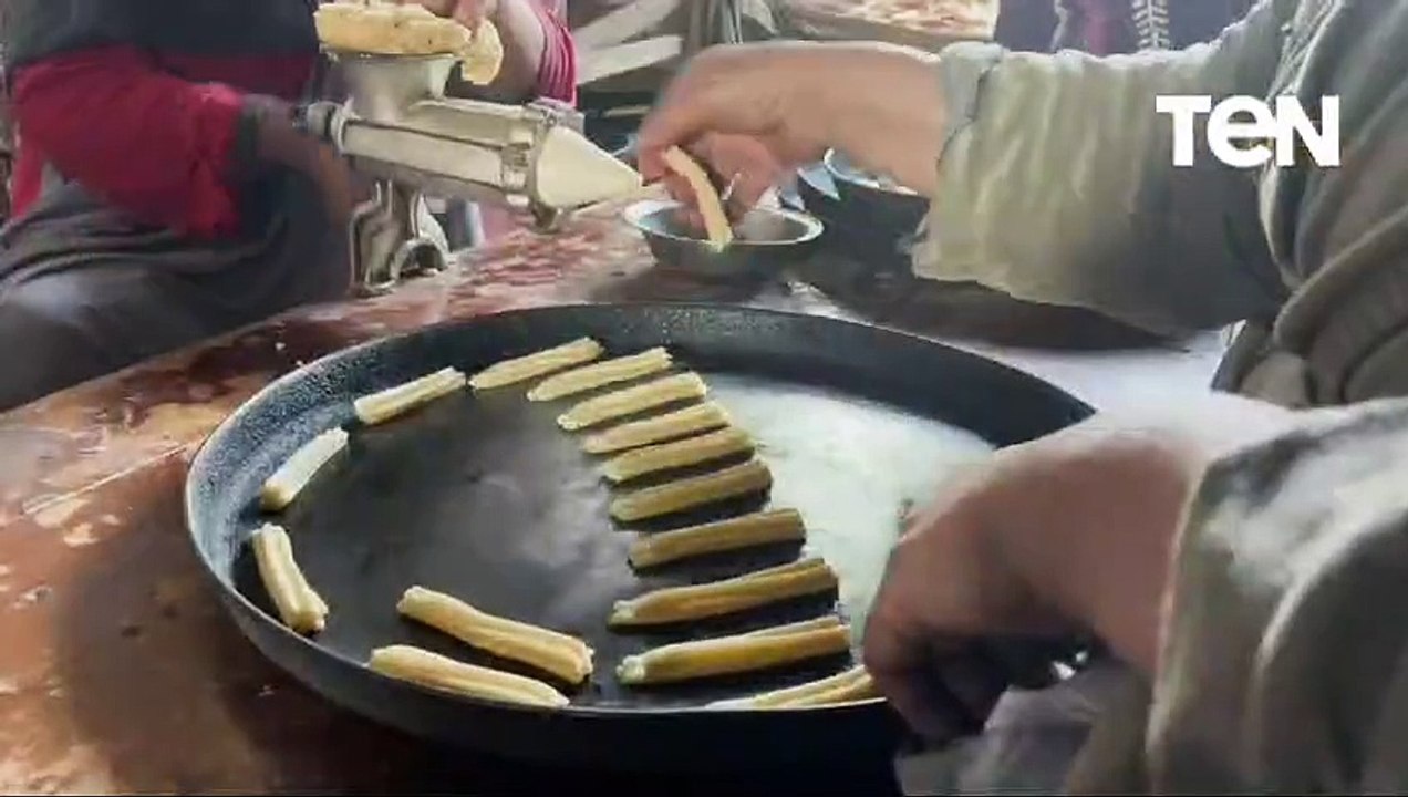 كحك وبسكوت في فرن زمان.. الست هنونة تتحدي «بسكو...