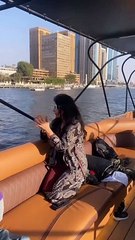 أحمد حلمي يمازح منى زكي خلال رحلة نيلية في عيد الفطر