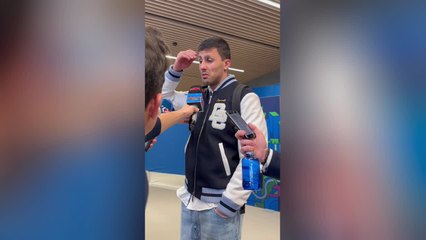 Rodri raja del césped del Bernabéu