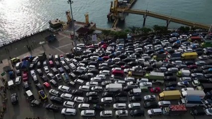 Indonesians brave gridlock traffic to head home for Eid