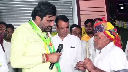 हनुमान बेनीवाल के सामने 80 साल के बुजुर्ग ने राहुल गांधी को लेकर की ये डिमांड, वीडियो वायरल