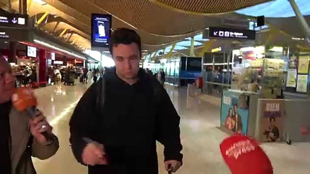 Froilán bromea con la prensa antes de regresar a Abu Dabi