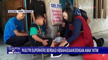 Salut, Pasutri di Sukoharjo Pakai Kostum Superhero Berbagi dengan Anak Yatim